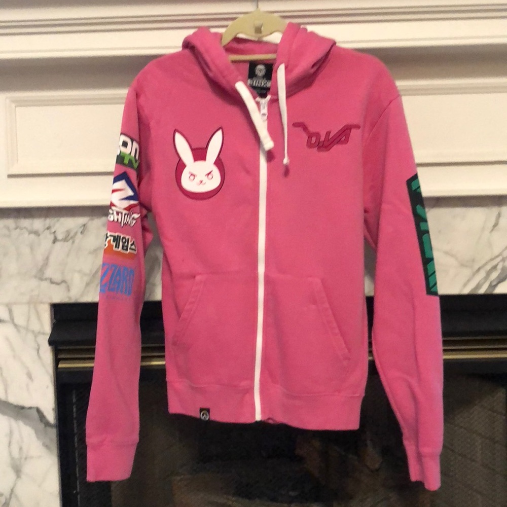 Overwatch D-Va hoodie from JINX. Men’s size Small